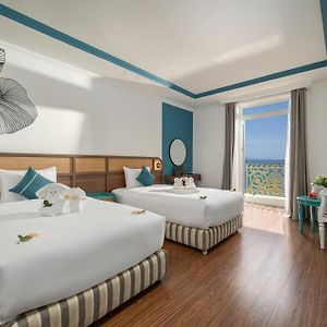 Suite Twin Ocean Front Balcony